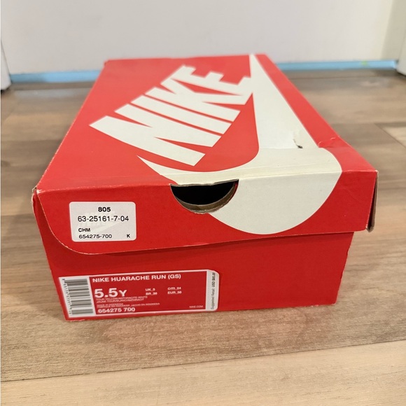 Nike Kids Yellow and Gray Lightweight Sneakers - Picture 4 of 4